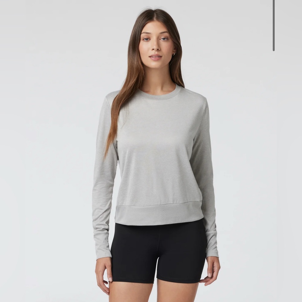 Vuori Women's Light Gray Daydream Crew